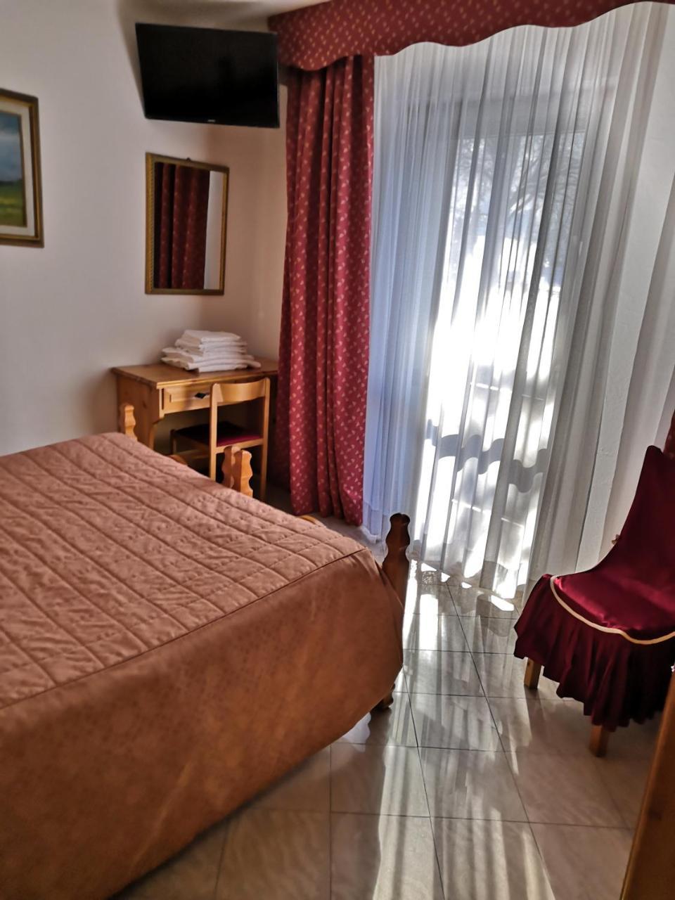 Albergo Diana Cerreto Laghi Ngoại thất bức ảnh